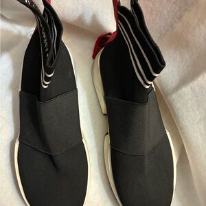 Dkny size 10 Black and White Boots